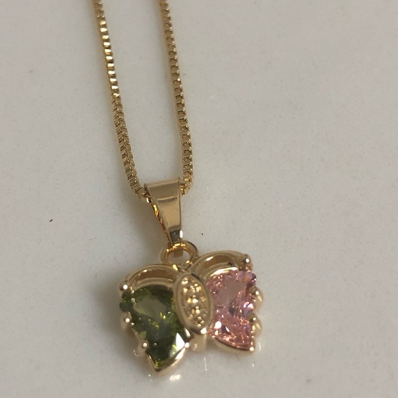 18k Gold Filled Butterfly 🦋 CZ Necklace - Picture 4 of 6